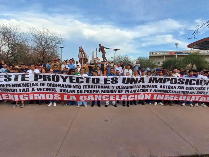 Vecinos del poniente de Hermosillo insisten en dialogar sobre viviendas económicas