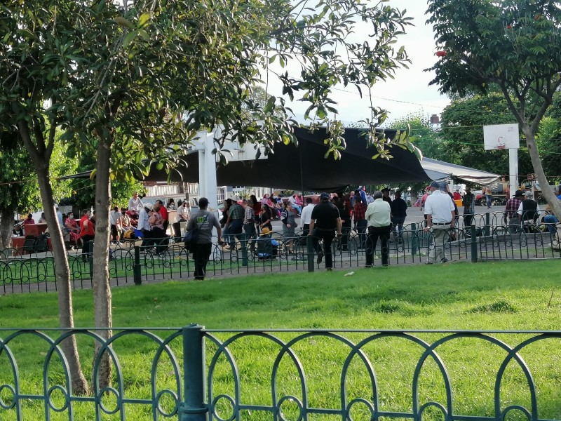 Vecinos denuncian baile en colonia Granjas del Maestro