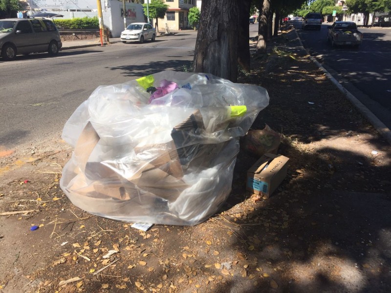 Vecinos denuncian basura y malos olores en María Dolores