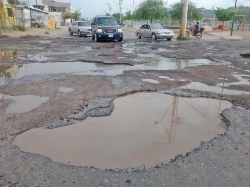 Vecinos denuncian falta de obras de infraestructura vial