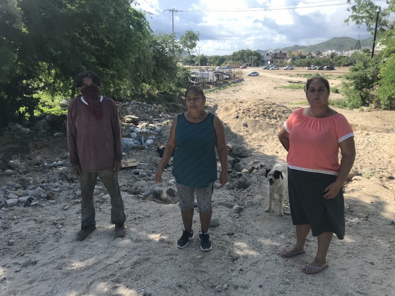 Vecinos denuncian mal estado de calles en Lomas del Sol