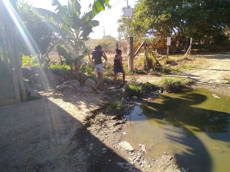 Vecinos en Cihuatéotl denuncian mal manejo de aguas residuales