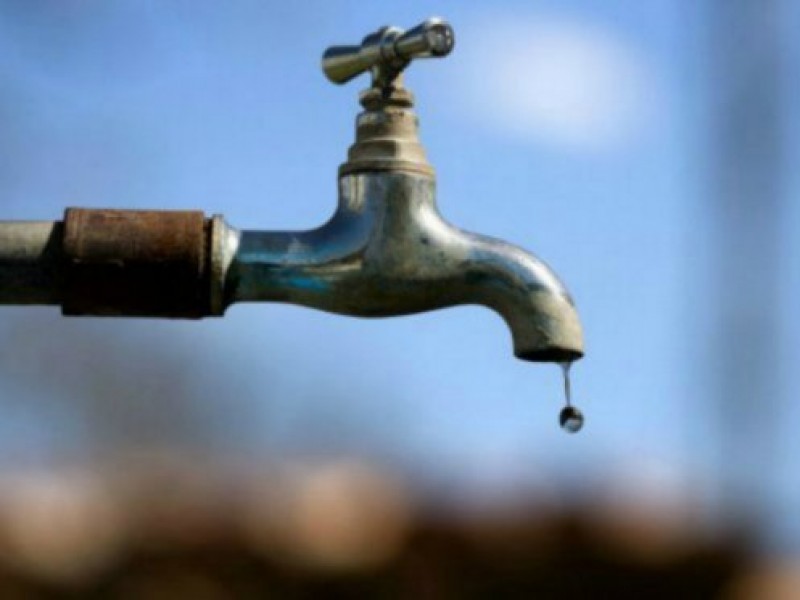 Vecinos en Indeco denuncian 10 días sin suministro de agua