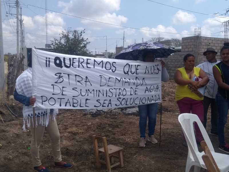Vecinos exigen suministro de agua potable en Ixtaltepec