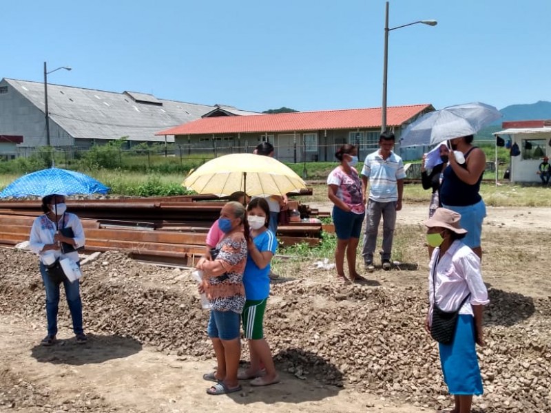 Vecinos inconformes por los trabajos de rehabilitación de vías