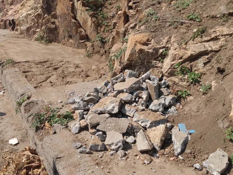 Vecinos inconformes por válvula de agua potable