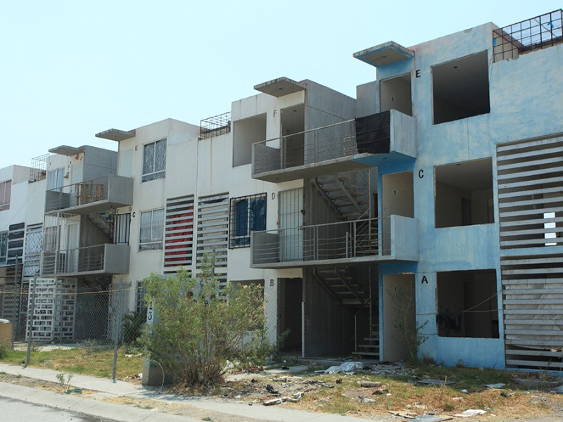 Vecinos no ven “justa” nueva reforma sobre vivienda abandonada