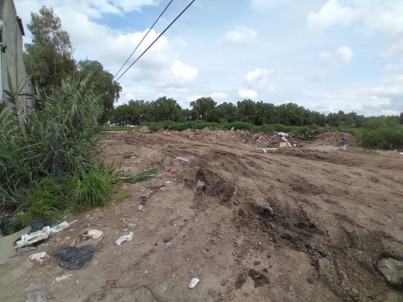 Vecinos reportan encharcamientos, basura e inseguridad