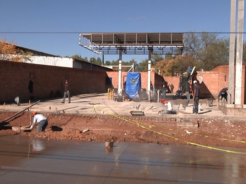 vecinos solicitan revisen permisos de construcción de gasera