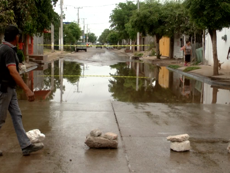 Vecinos tomaron medidas contra aguas negras