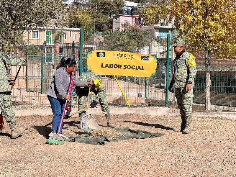 Vecinos y autoridades se unen para limpiar y restaurar parque