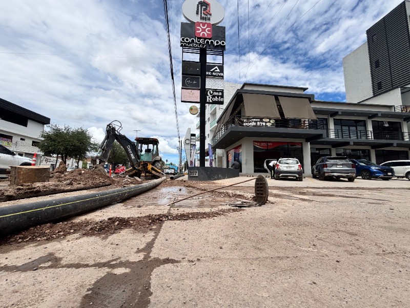 Vecinos y comerciantes denuncian daños y caos vial por obras en El