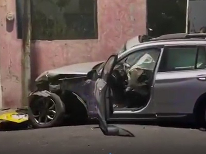 Vehículo choca en la Recta a Cholula