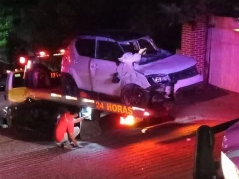 Vehículo vuelca en colonia Los Pinos, Salina Cruz, sin heridos