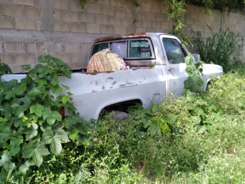 Vehículos abandonados un riesgo social en Tuxtla Gutiérrez