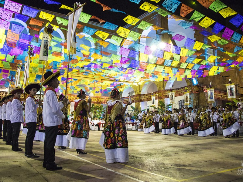 Vela Sandunga: tradición para preservar la vestimenta de Tehuantepec