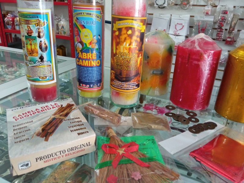 Velas y canela para recibir el año nuevo