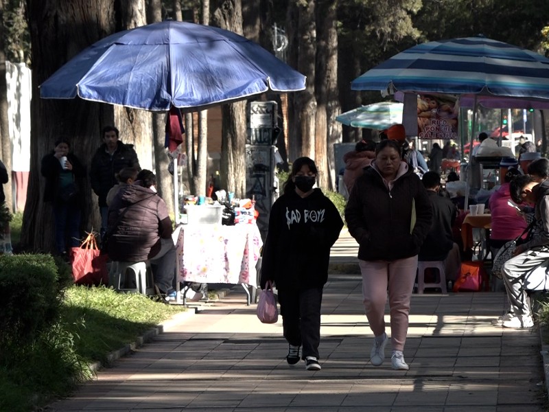Vendedores ambulantes, basura y desechos fecales afectan a Paseo Colón
