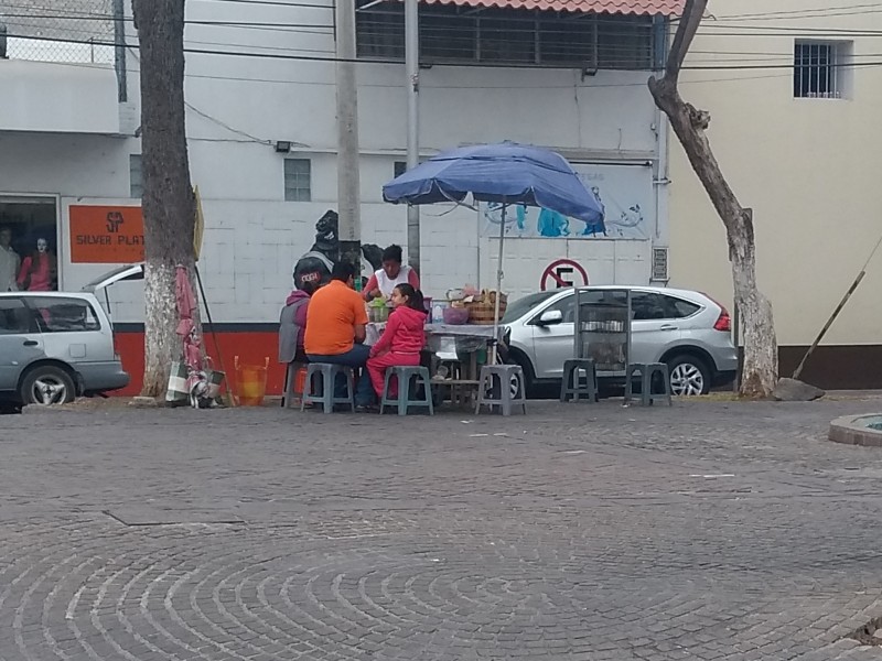 Vendedores ambulantes de alimentos incumplen con normas sanitarias