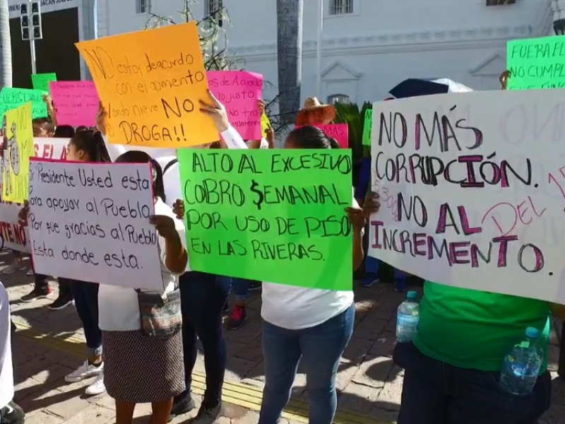 Vendedores de Las Riberas piden parar cobros excesivos