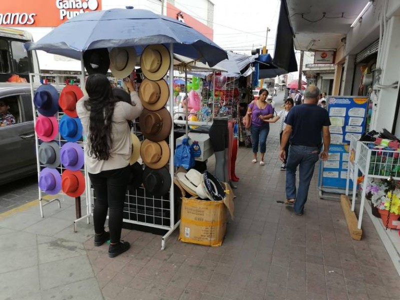 Vendedores tolerados invaden Mazatlán; son 4 mil