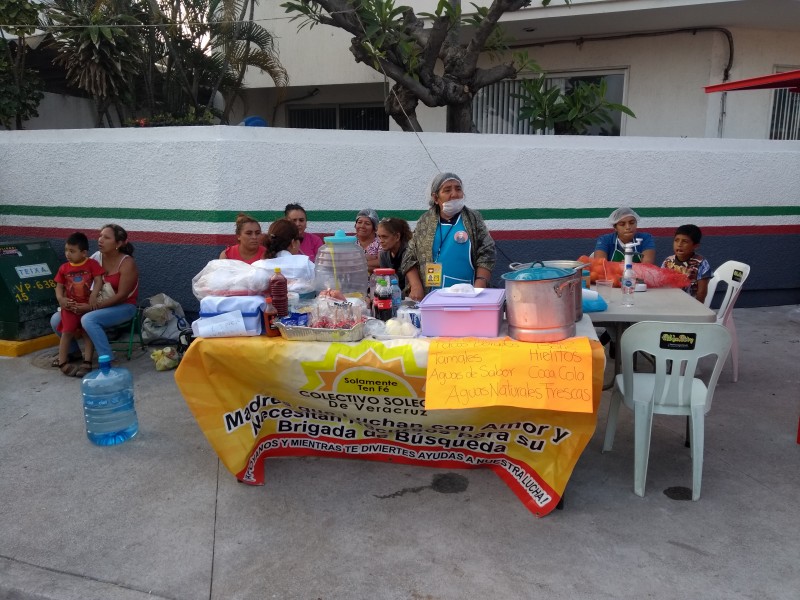 Colectivo Solecito vende comida durante carnaval