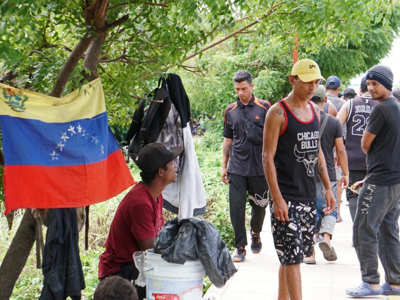 Venezolanos buscan permisos provisionales para transitar libremente por México