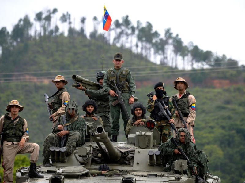 Venezuela despliega 15 mil militares contra narcotráfico fronterizo