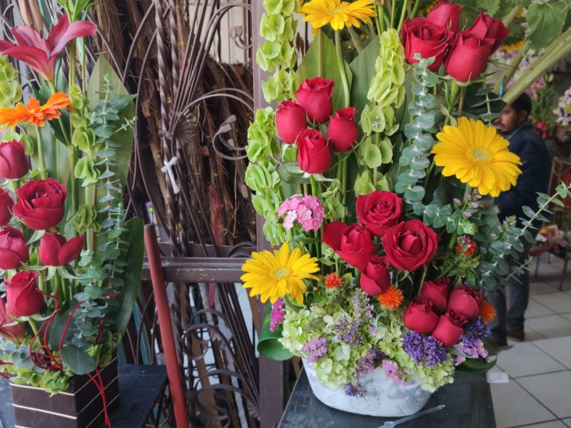 Venta de flores aumentan por festividad del 14 de febrero