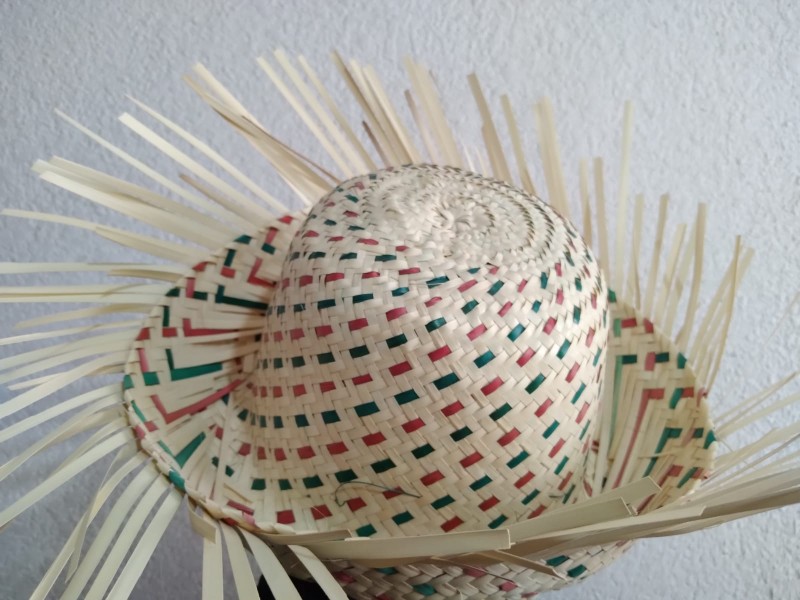 Inicia la venta de sombreros de palma para fiestas patrias