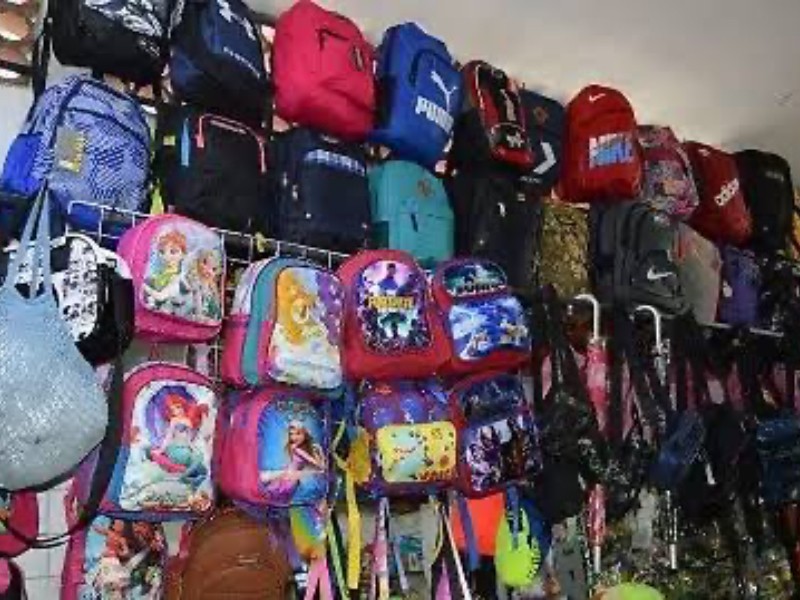 Ventas bajas en mochilas y zapatos tras regreso a clases