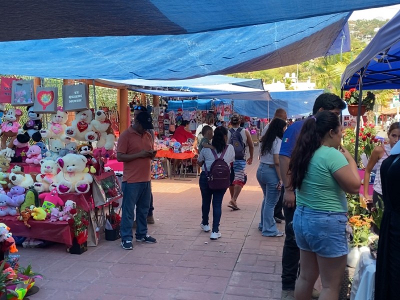 Ventas regulares en Tianguis del Amor y la Amistad