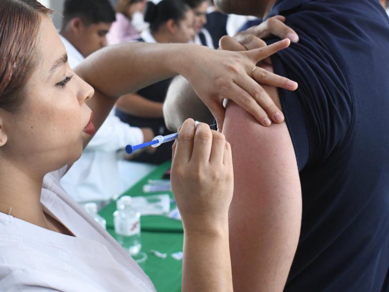 Veracruz garantiza vacunas contra la influenza en 800 centros de salud