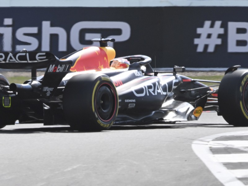 Verstappen con el mejor tiempo en GP de Gran Bretaña