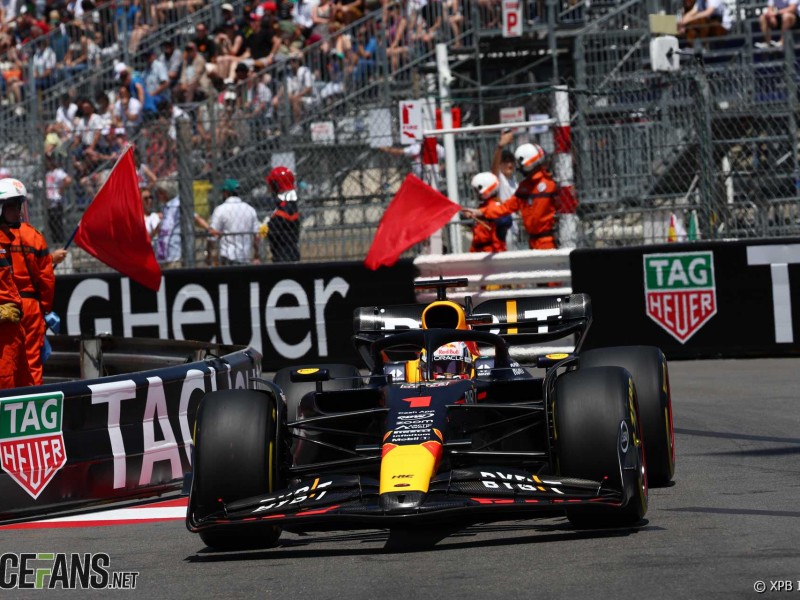 Verstappen lidera los libres de Mónaco. Checo fue séptimo
