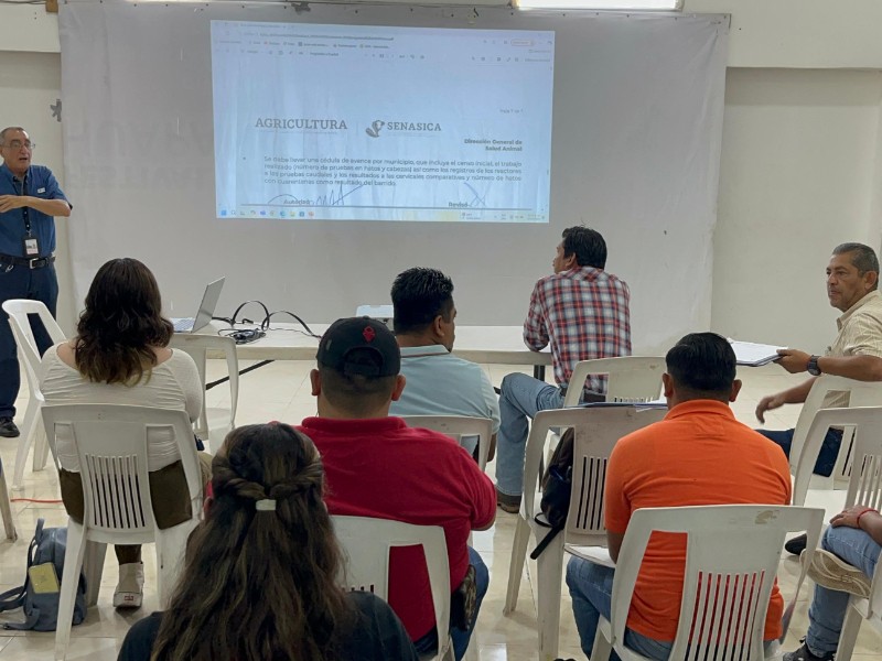 Veterinarios de Tuxpan se capacitan en tuberculosis bovina