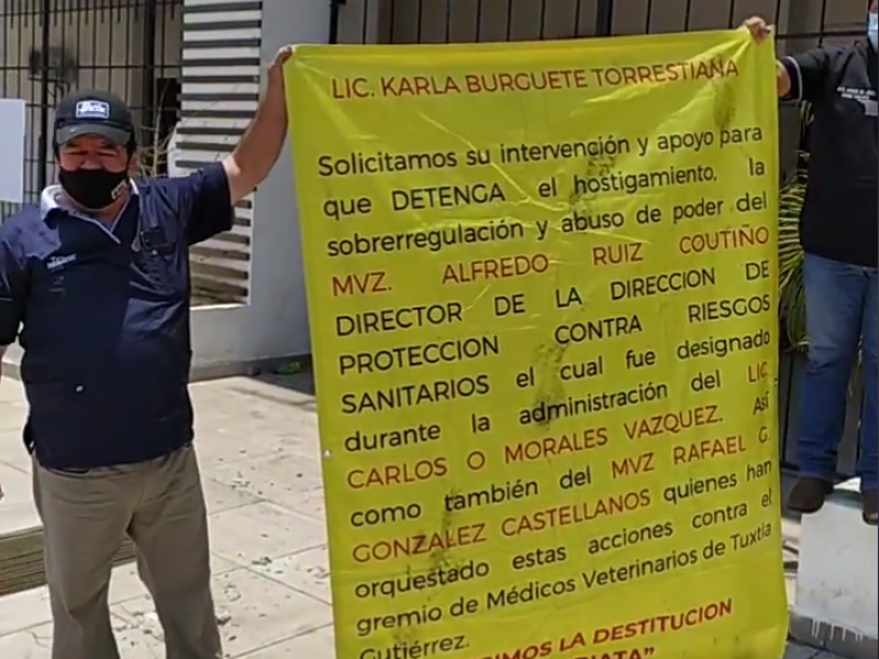 Veterinarios protestan en la capital Chiapaneca