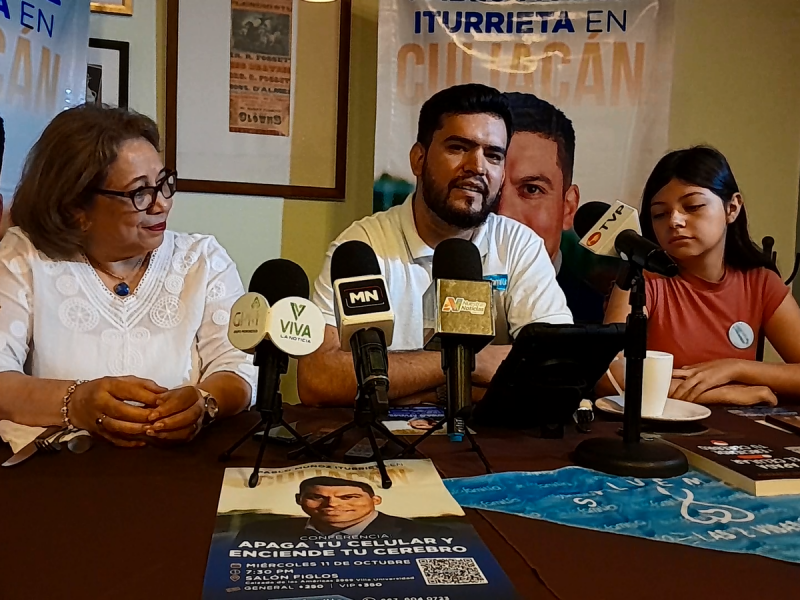 Vía familia: conferencia apaga el celular y enciende el cerebro