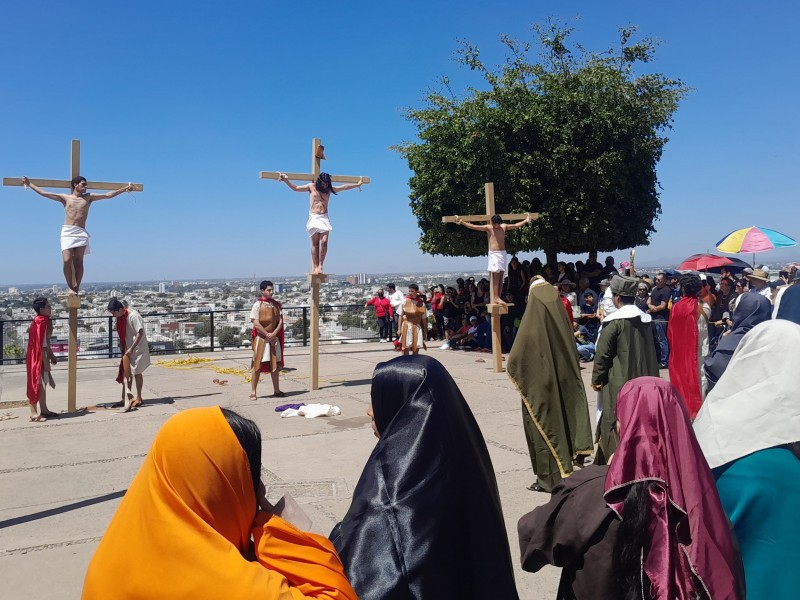 Viacrucis en Culiacán: representación de pasión y muerte de Jesús