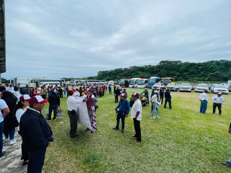 Vialidades saturadas por evento en Unidad Deportiva