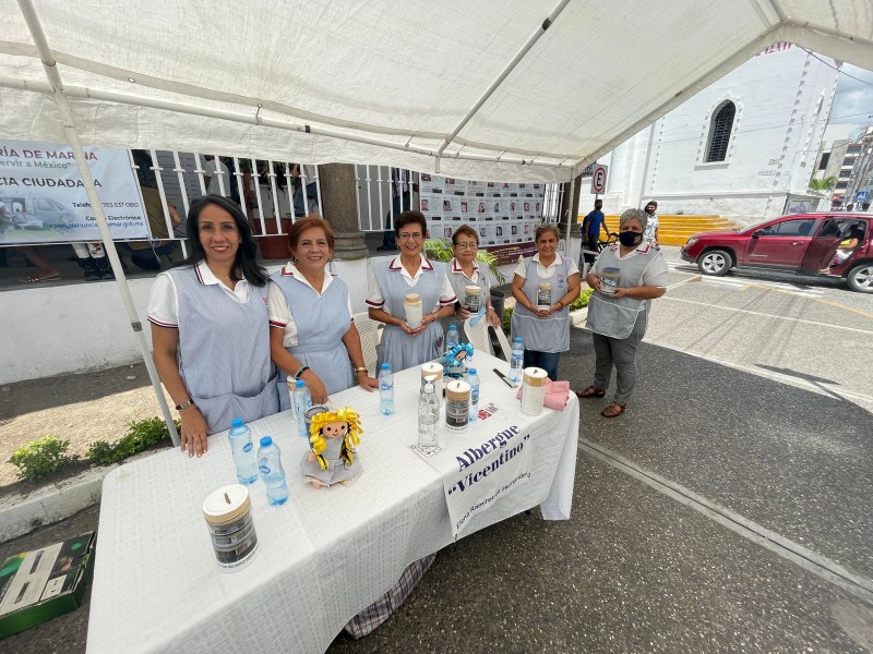 Vicentinas realizaron colecta en centro de Tuxpan