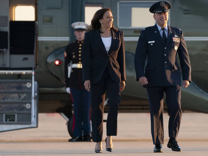 Vicepresidenta Kamala Harris llega a El Paso, Texas,