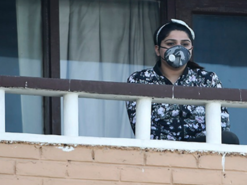 Víctimas de violencia echadas a la calle por adquirir COVID-19