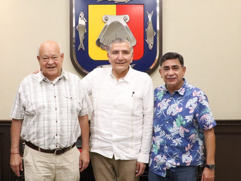 Victor Castro sostiene reunión 