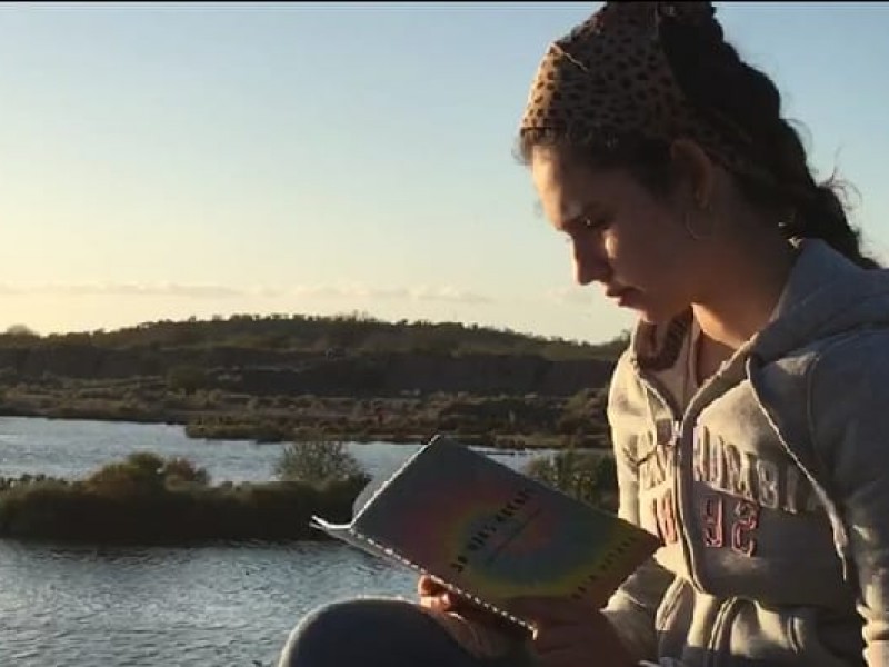 Victoria busca con su libro impactar en los jóvenes