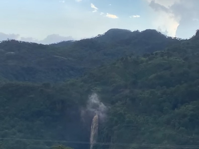 Lluvias aumentan corriente de cascada en Dolores, Del Nayar