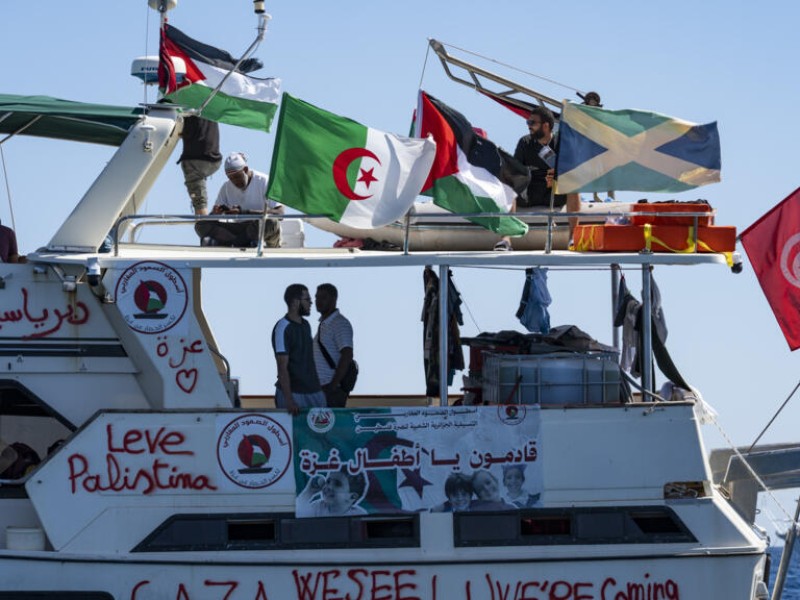 Video muestra interior de barco sin suministros rumbo a Gaza