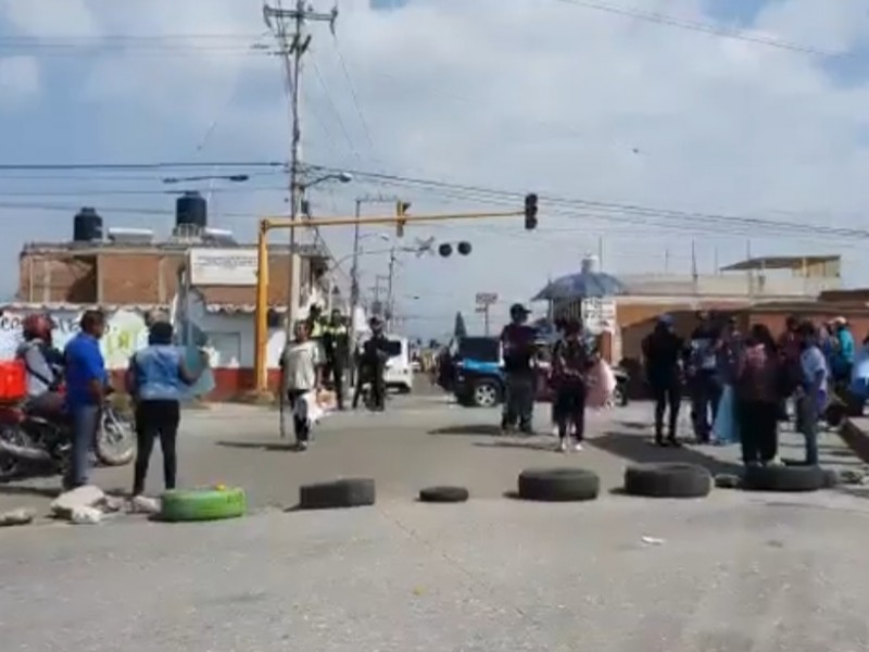 (VIDEO) Poblanos se manifestaron para exigir regreso de ruta