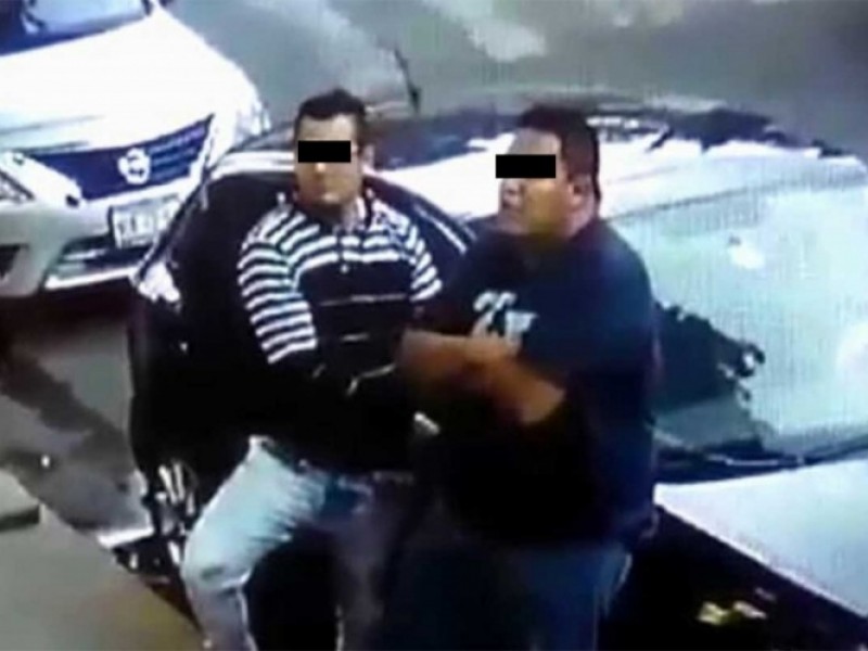 Video: Captan a dos ladrones de autopartes