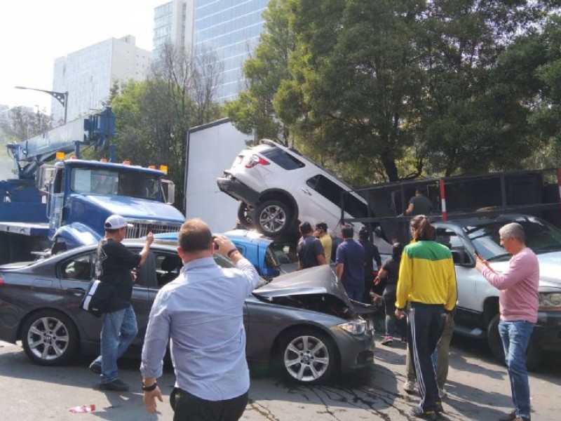 Video: Tráiler impacta a 6 autos en la México-Toluca